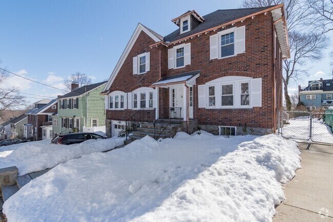 Building Photo - 46 Cerdan Ave