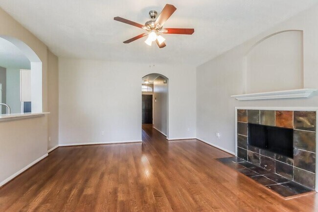 Foto del edificio - 3227 Spring Ranch Ln