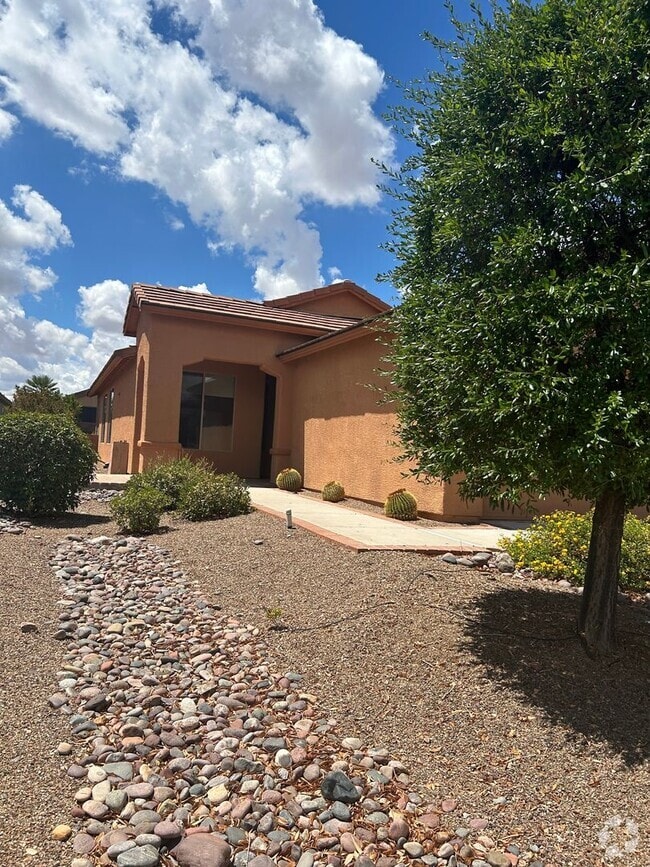 Building Photo - 481 W Chardin Dr
