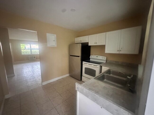 Foto del edificio - 5644 NW 14th Ct