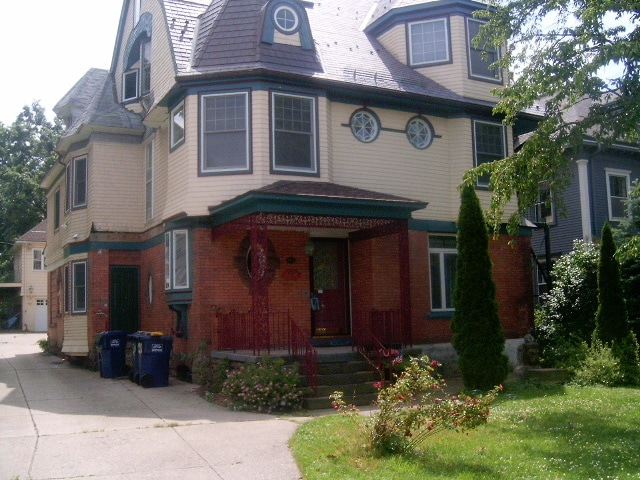 front house - 142 Jewett Parkway