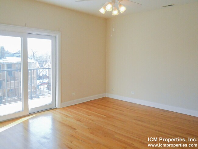 Foto del edificio - 3829 N Southport Ave