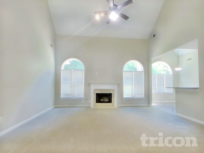 Building Photo - 1060 Middlebrooke Dr