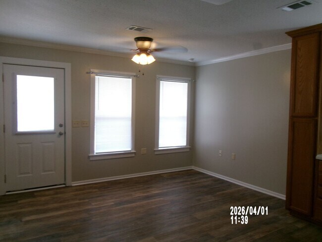 Foto del edificio - 3BR/1.5BA Single Family Home in Pascagoula.  Rent $1,200