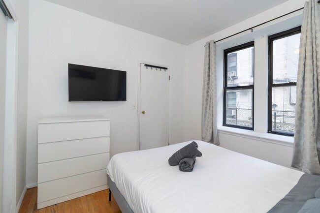 Foto del edificio - 1830 1st Ave