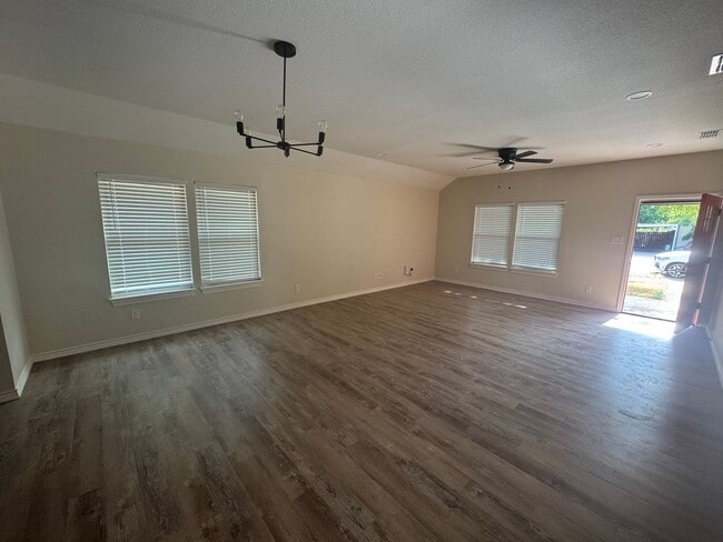 Foto del edificio - 3 bedroom, 2 bath