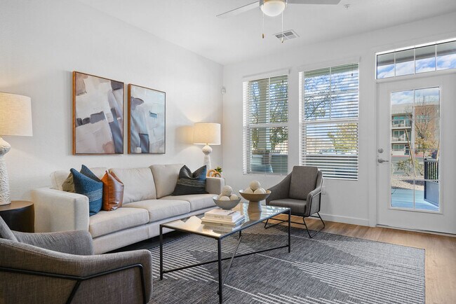 Foto del edificio - Gateway at Cooley Station