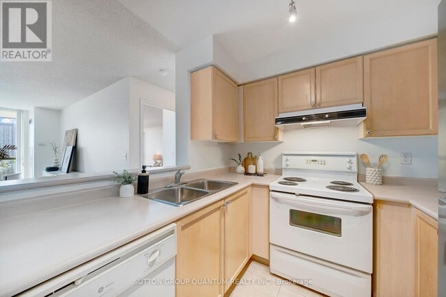 Building Photo - 2585 Erin Centre Blvd