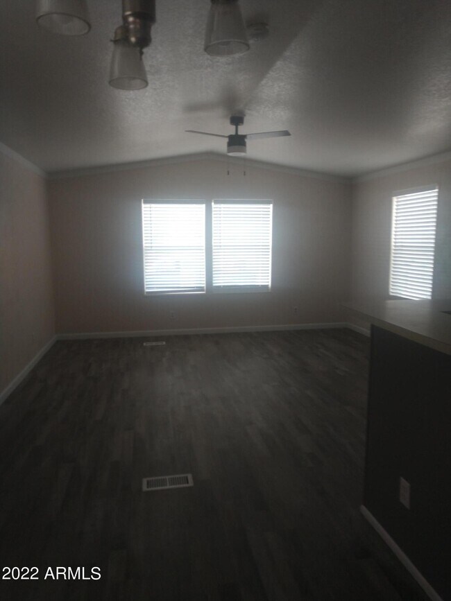 Building Photo - 109 S Santa Cruz Rd