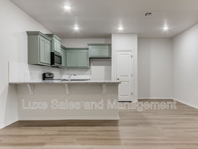 Building Photo - 1531 Pavy Wy