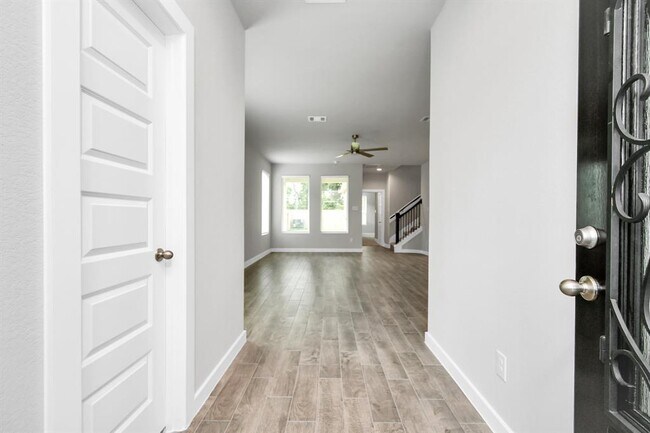 Building Photo - 6406 Old Cypress Trl