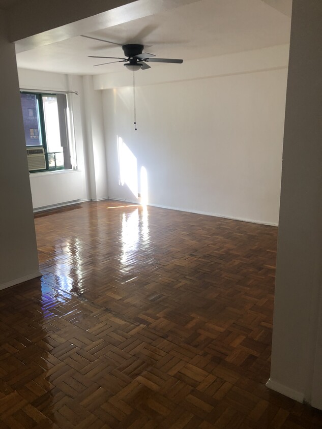 Living Room - 1410 Metropolitan Ave