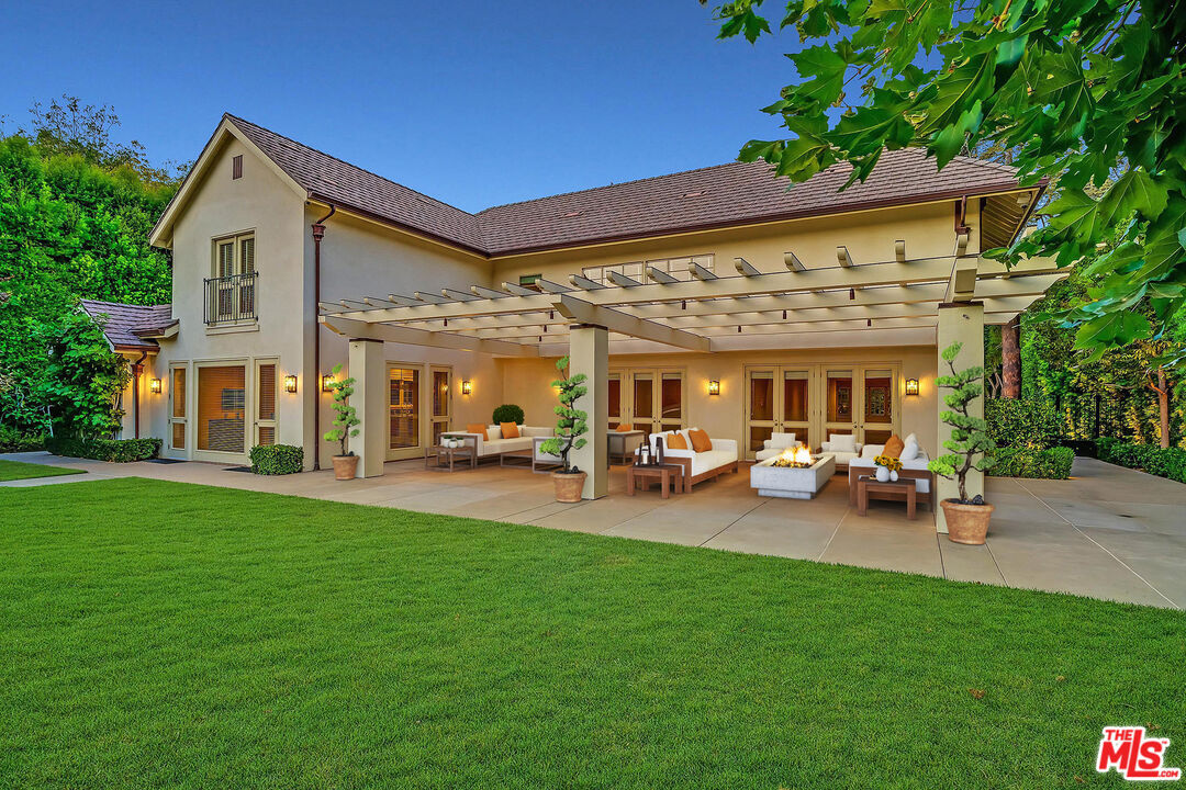 Foto principal - 807 N Alpine Dr
