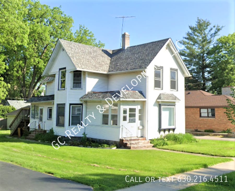 Primary Photo - 132 S McHenry Ave