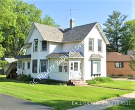 Building Photo - 132 S McHenry Ave
