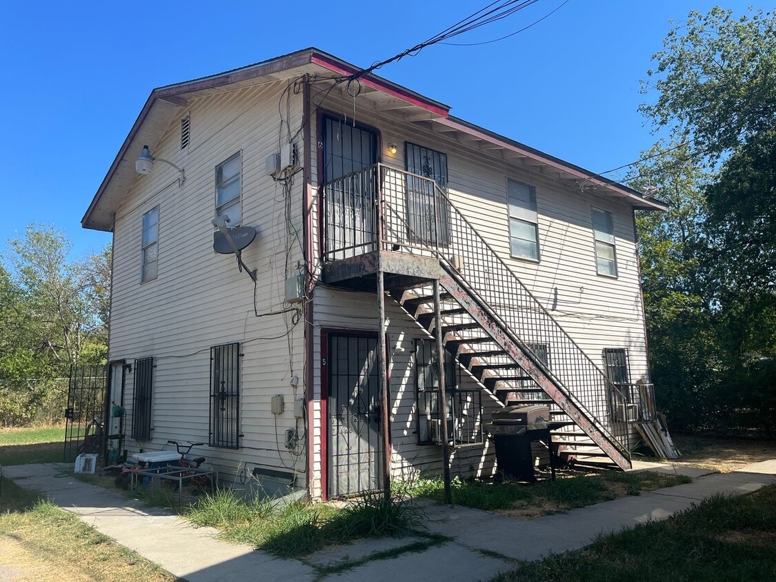 Photo - 2513 Quintana Rd. #6, San Antonio, TX. 78211