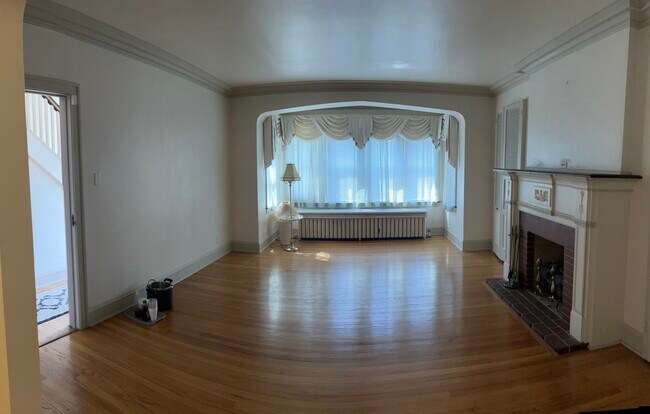 Foto del edificio - 5322 W Barry Ave