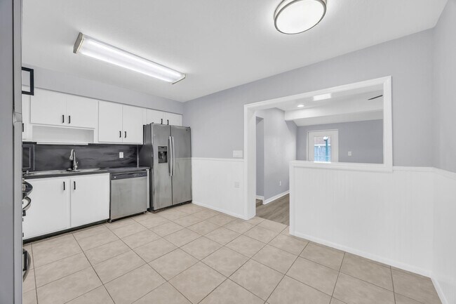 Foto del edificio - 3865 Vancott Cir