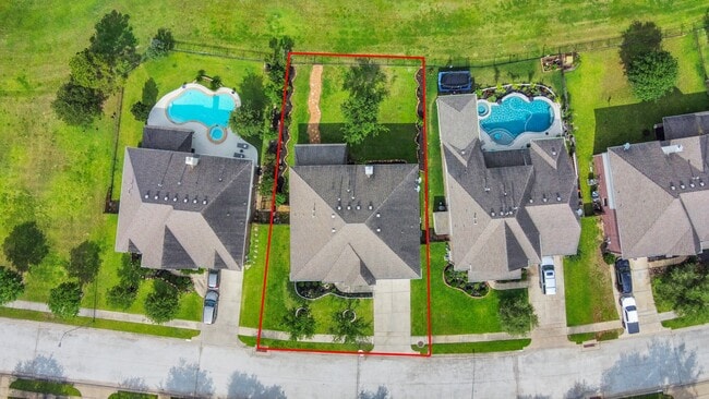 Building Photo - 14311 Lakepointe Bend Ln