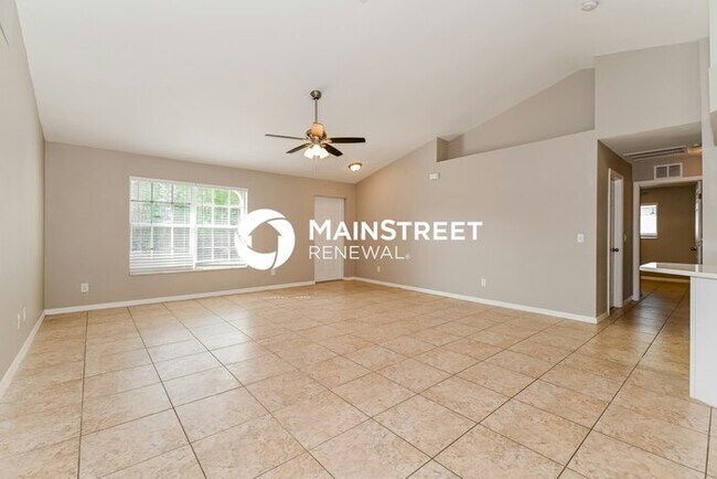 Foto del edificio - 3 Bedroom Pet-Friendly Home in Lehigh Acre...