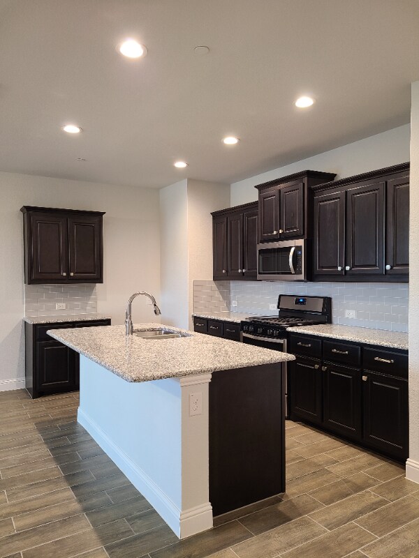 Building Photo - 6825 St Andrews Dr