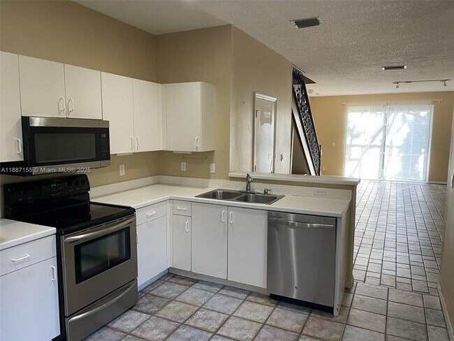 Foto del edificio - 2040 Pompeii Ct