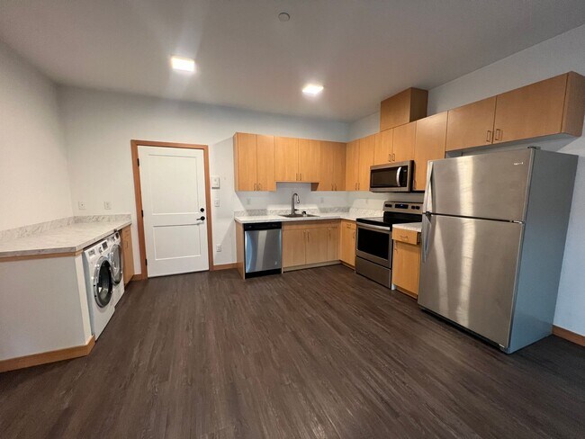 Building Photo - Recently Built Luxury Studio Apartment in ...