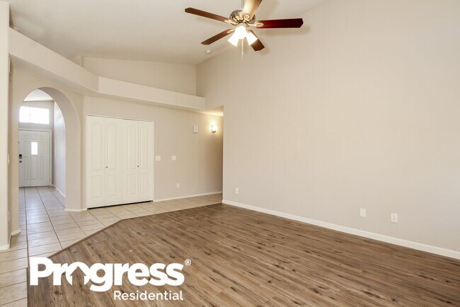 Building Photo - 9658 W Potter Dr