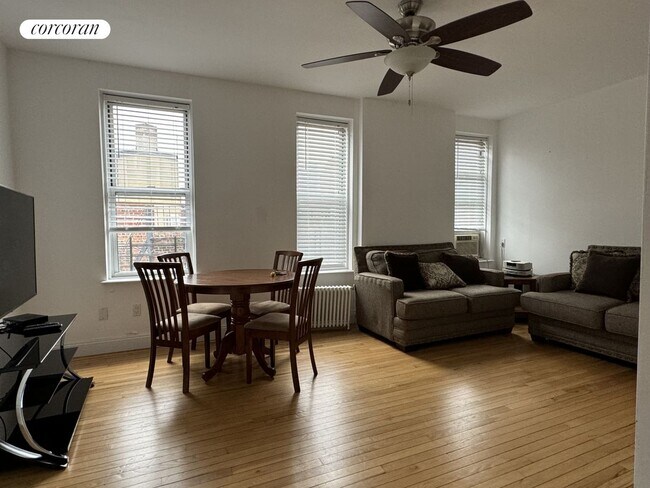 Foto del edificio - 317 W 93rd St