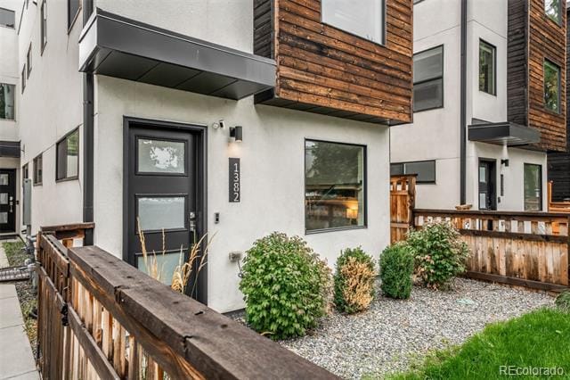 Building Photo - 1382 Zenobia St