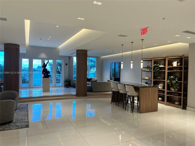 Building Photo - 888 Brickell Key Dr