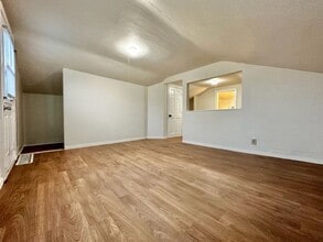 Building Photo - 1208-1210 Pine St