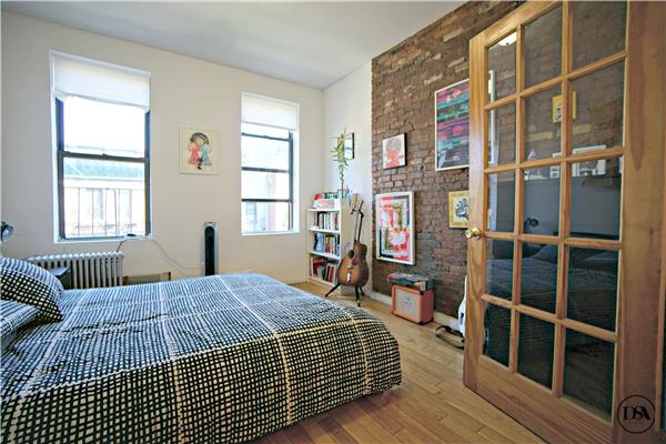 Foto principal - 56 E 7th St