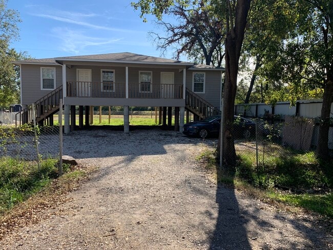 Building Photo - 1420 Green Shadow Dr