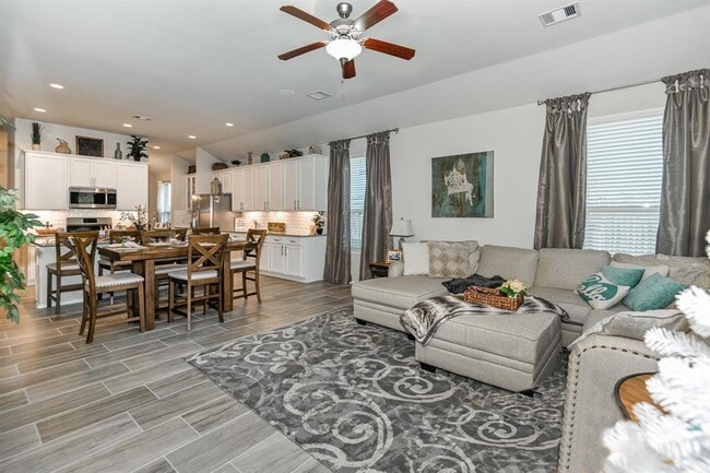 Building Photo - 4731 Creekside Hvn Trl