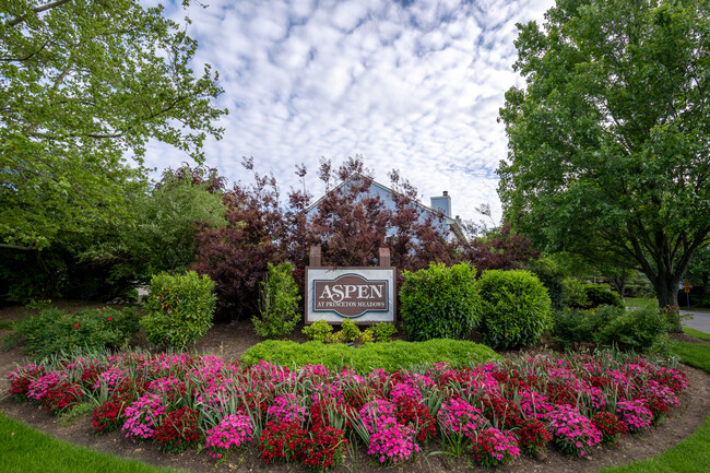 Building Photo - 1206 Aspen Dr