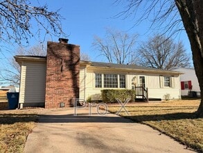 Building Photo - 611 S Monroe Ave