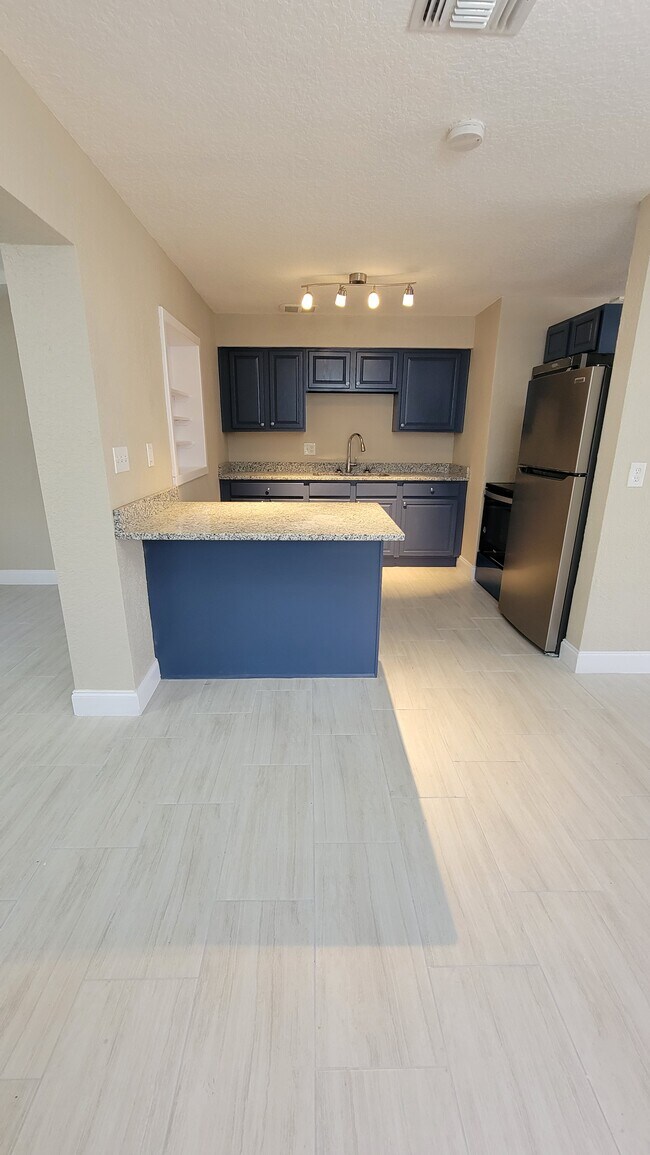 Kitchen - 4806 Vanguard St