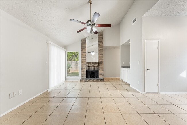 Building Photo - 10746 Staghill Dr