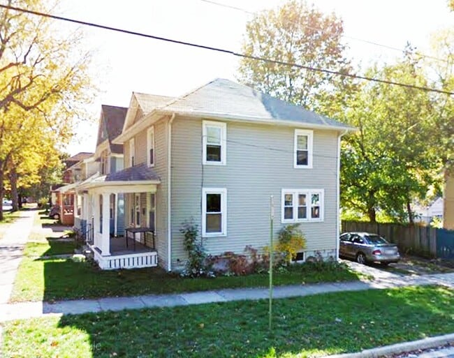 Building Photo - 800 2nd St