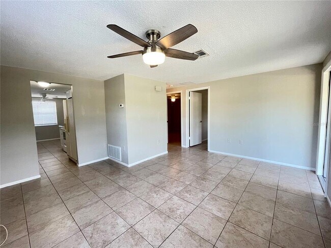 Foto del edificio - 619 Shore Rd