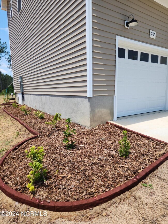 Building Photo - 705 Gridiron Way