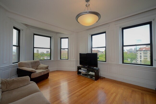 Foto del edificio - 464-466-466 Commonwealth Ave