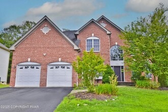 Building Photo - 3257 Doral Ct
