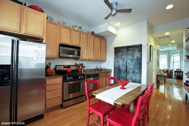 Foto del edificio - 917 N Hermitage Ave