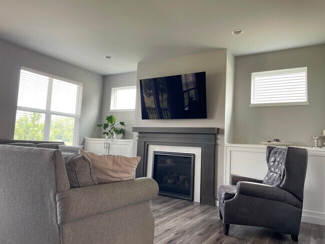 Building Photo - 708 Gingergrass Way