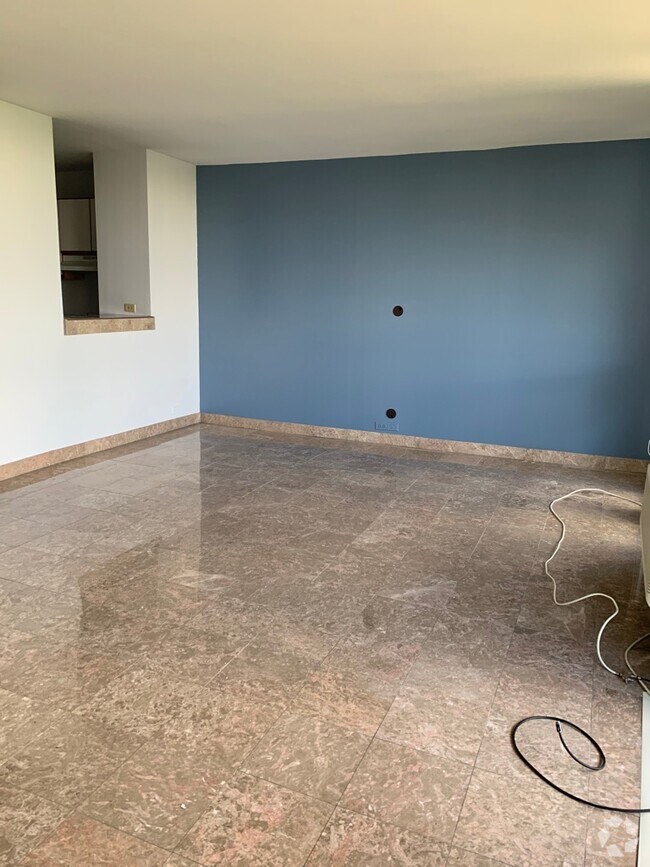 South Commons Apartments for Rent with a Balcony Chicago, IL 2