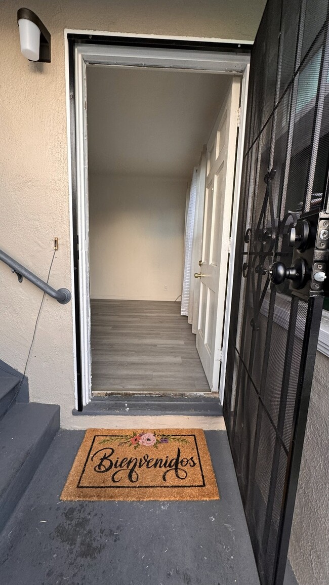 Foto del edificio - 1248 E 15th St