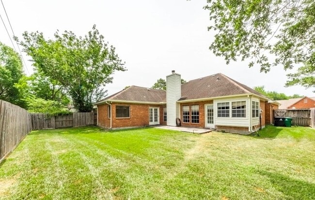 Photo - 1207 Boulderwoods Dr House