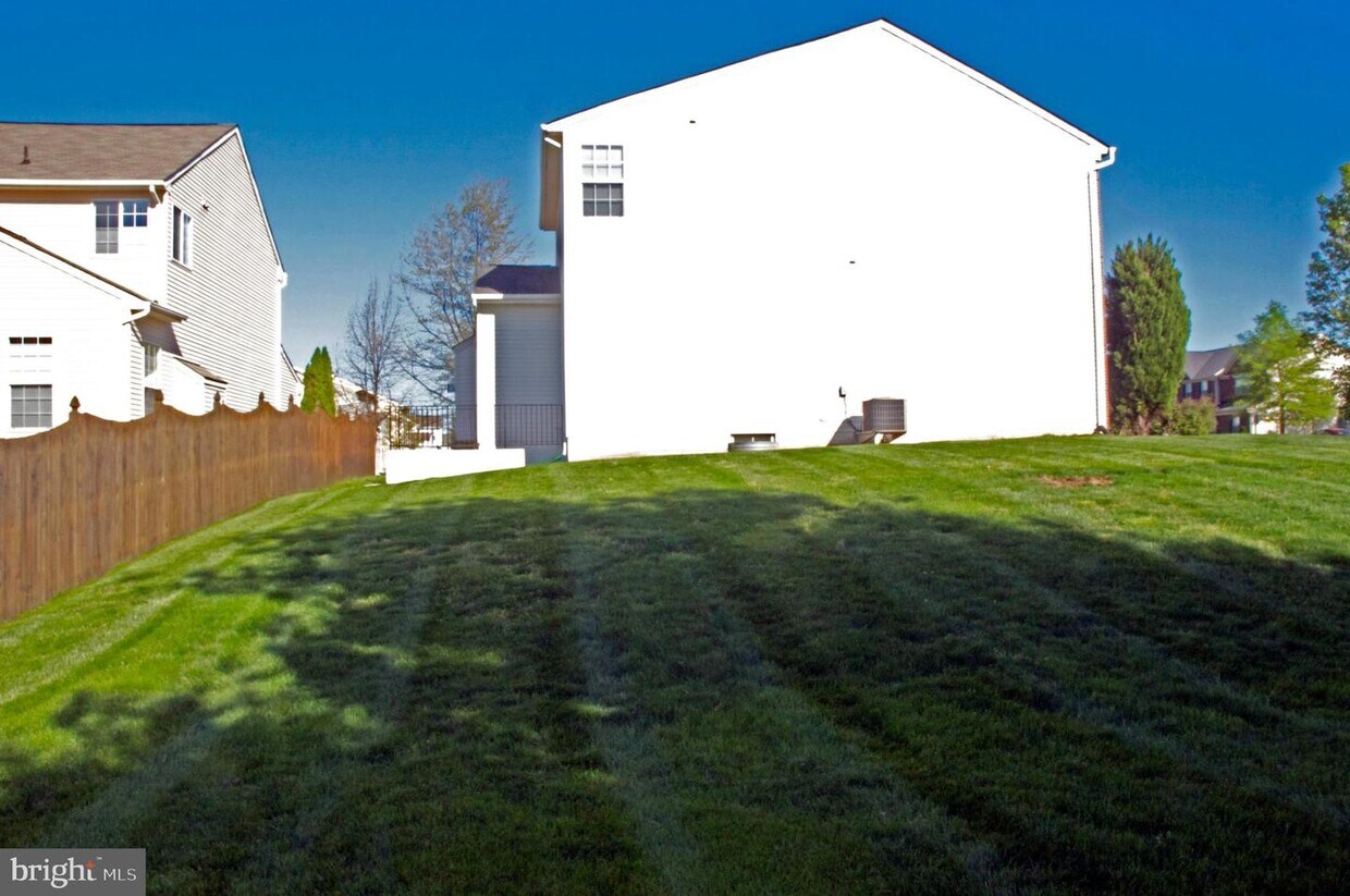 Primary Photo - 104 Alpine Dr SE